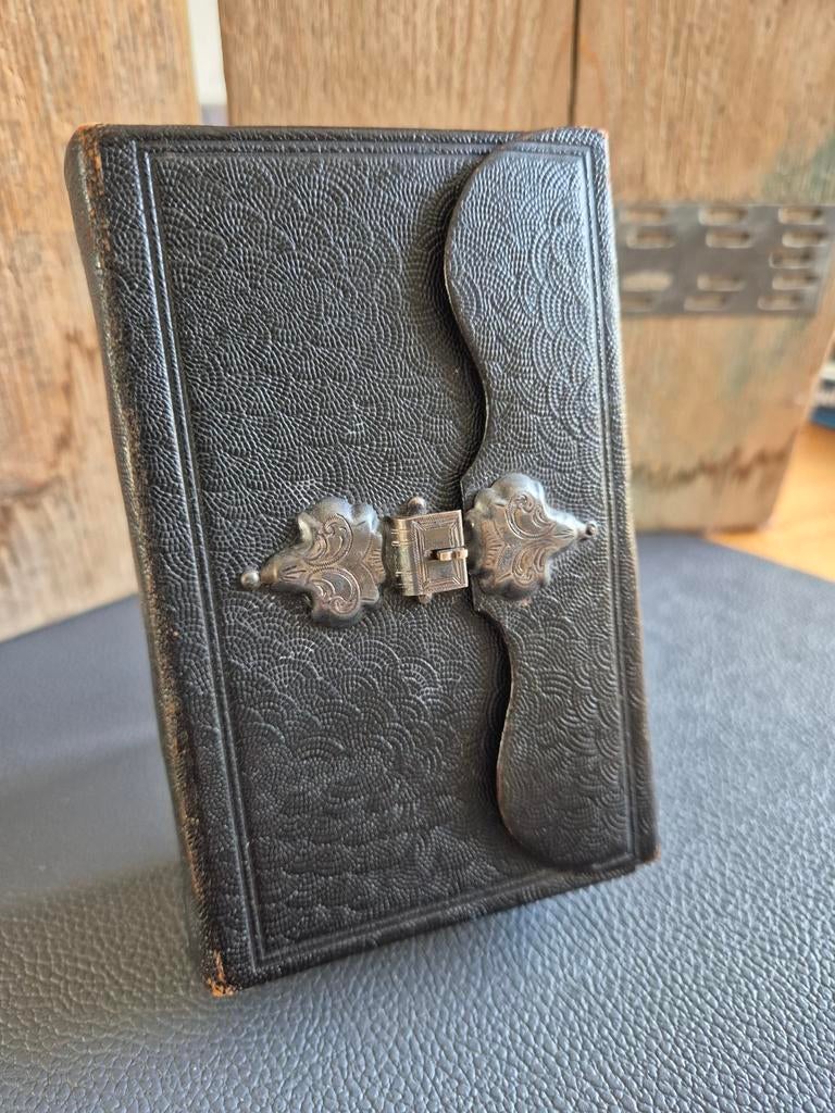 Luxe bijbel (ned. herv. kerk) met zilveren boeksluiting, Ophalen of Verzenden