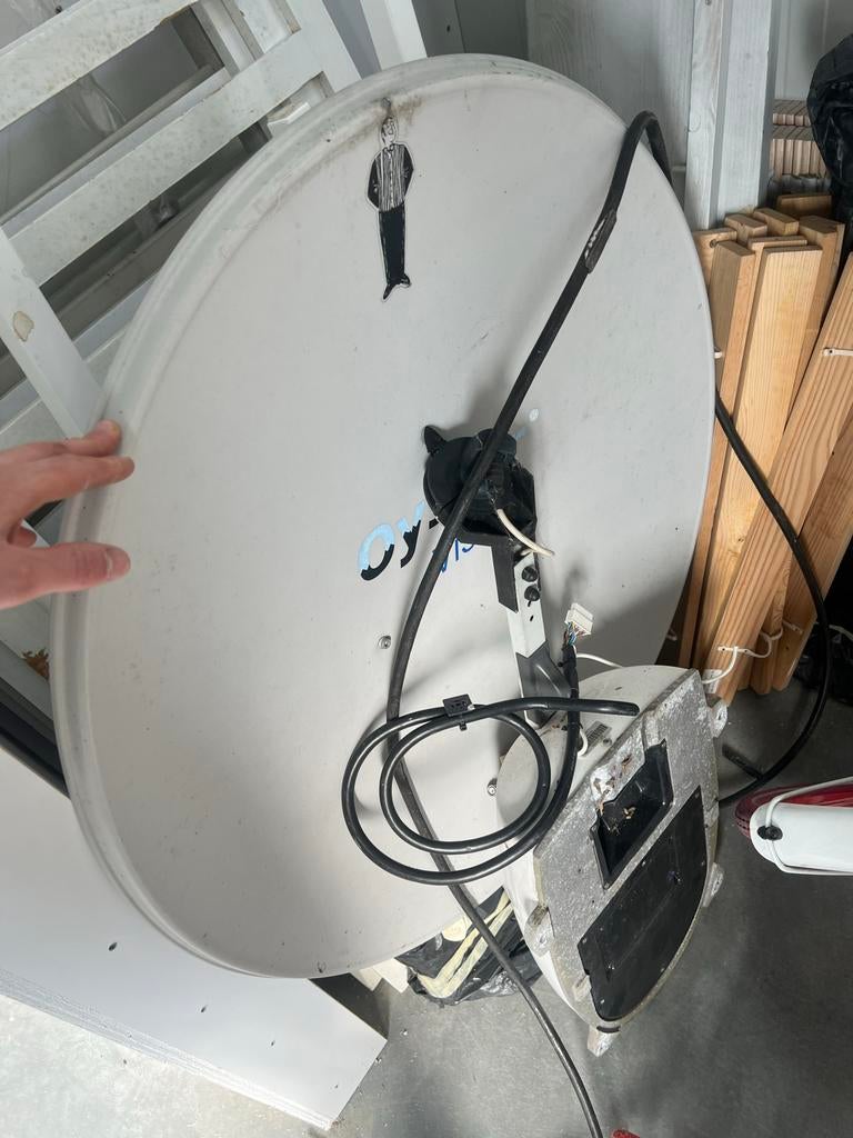 Satellietschotel voor camper, Ophalen, Gebruikt, (Schotel)antenne, Overige merken