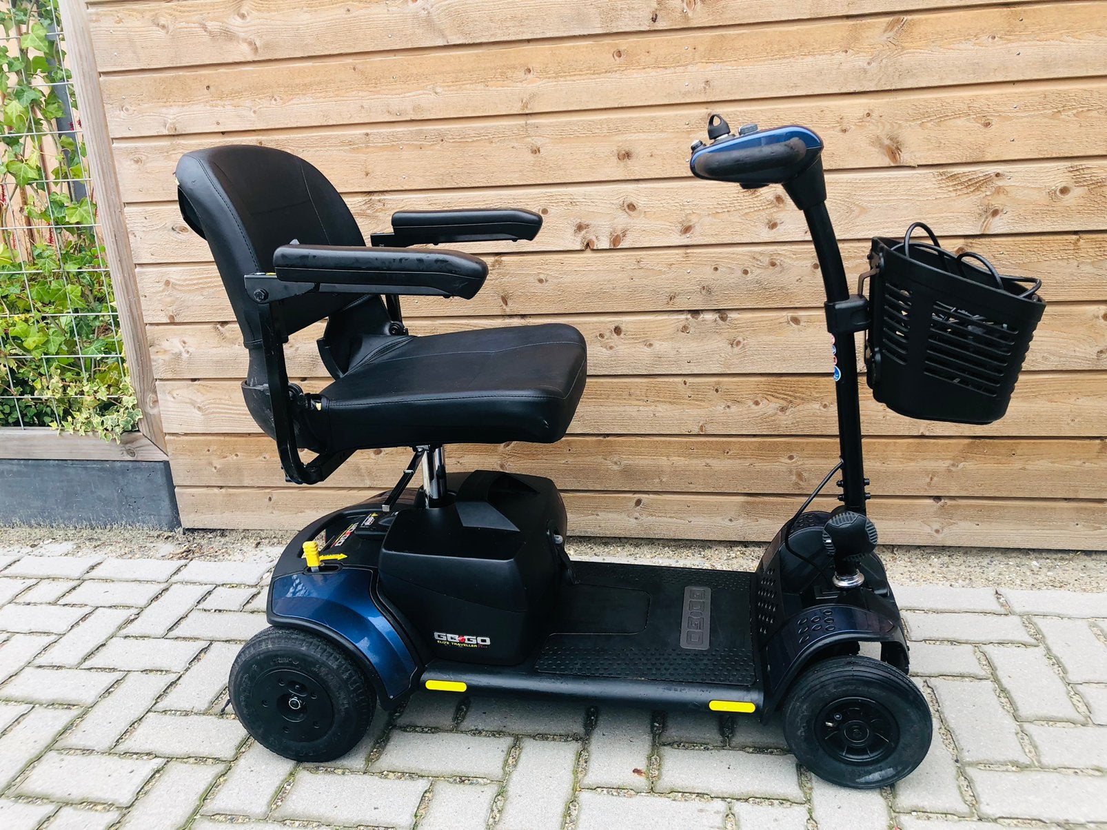 Opvouwbare opvouwbaar scootmobiel Gogo 4wiel GROTE ACC, 10 km/u of minder, Pride, 16 t/m 25 km, Ophalen of Verzenden