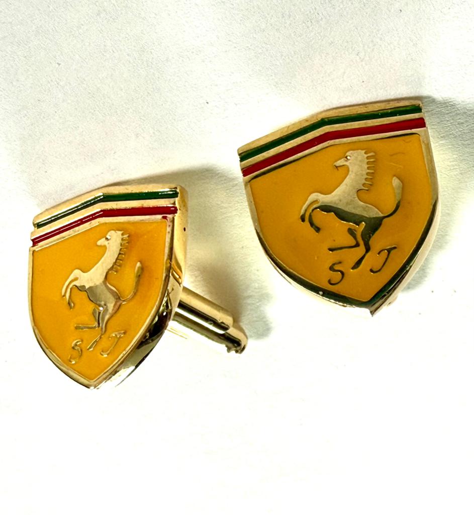 Vergulde Ferrari manchetknopen, Ophalen of Verzenden, Nieuw, Overige materialen, Verguld