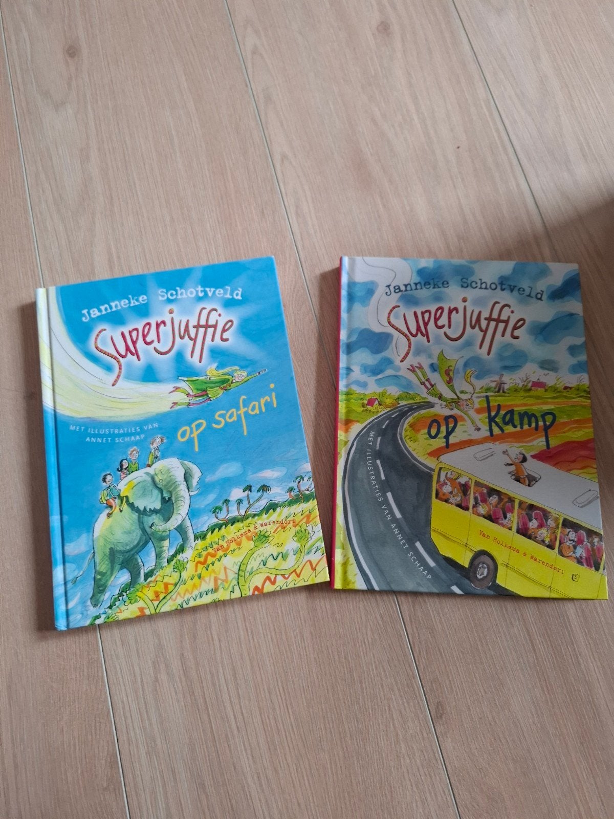 Superjuffie boeken - Op Safari & Op Kamp (Janneke Schotveld), Boeken, Ophalen of Verzenden, Zo goed als nieuw, Janneke Schotveld
