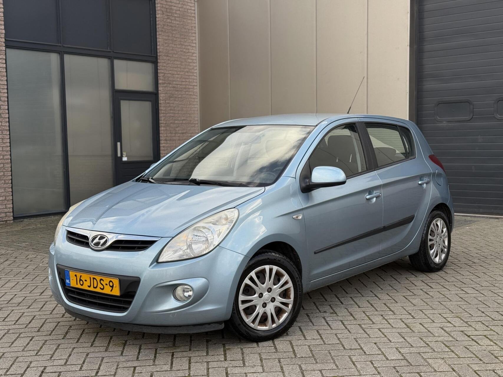 Hyundai i20 1.4i 5-DRS Airco/Aux/USB Lage KM, Voorwielaandrijving, 4 cilinders, 1396 cc, Blauw