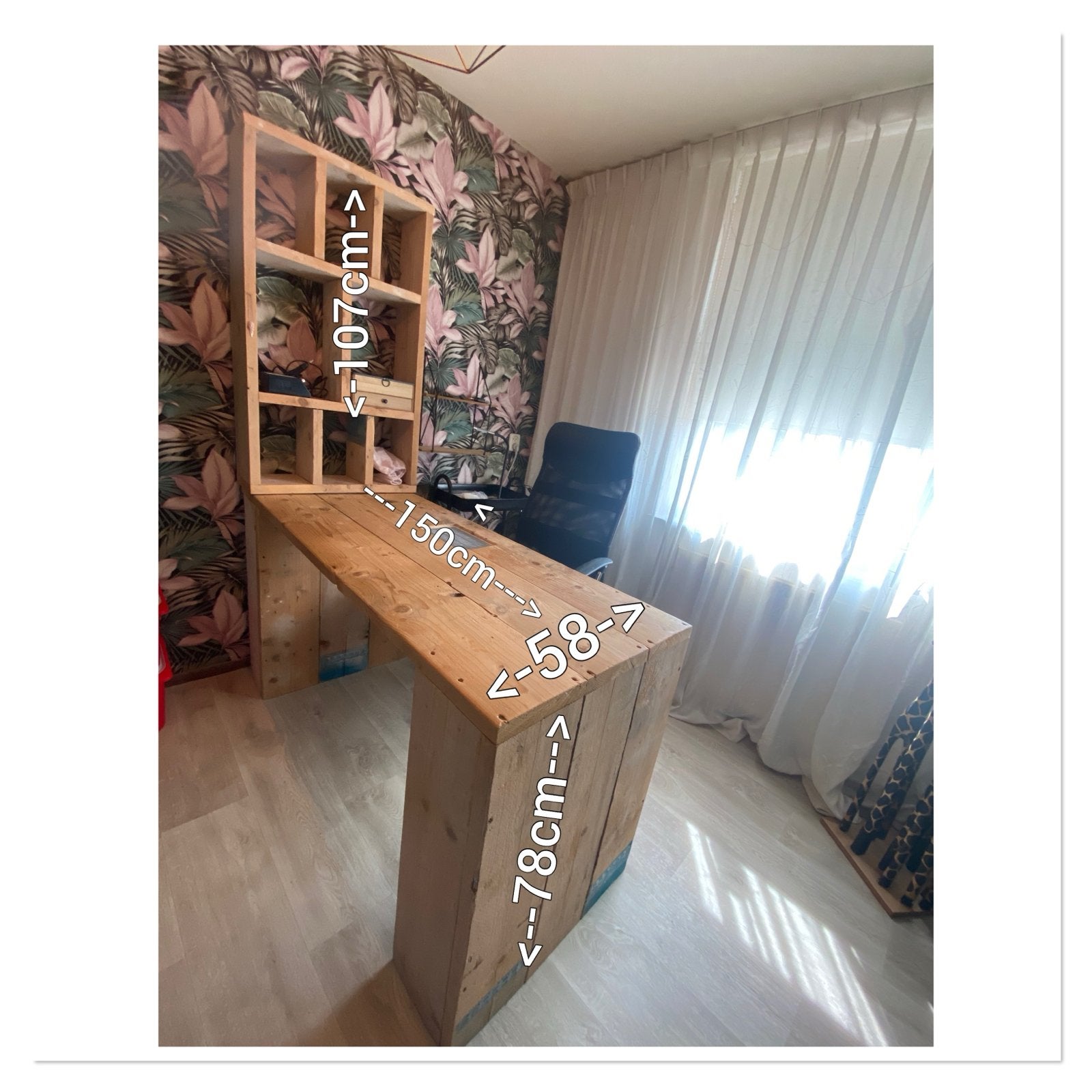 Stevig houten bureau/werktafel Nagelstylist  - Handgemaakt, Ophalen, Opbergruimte, Gebruikt, Hout