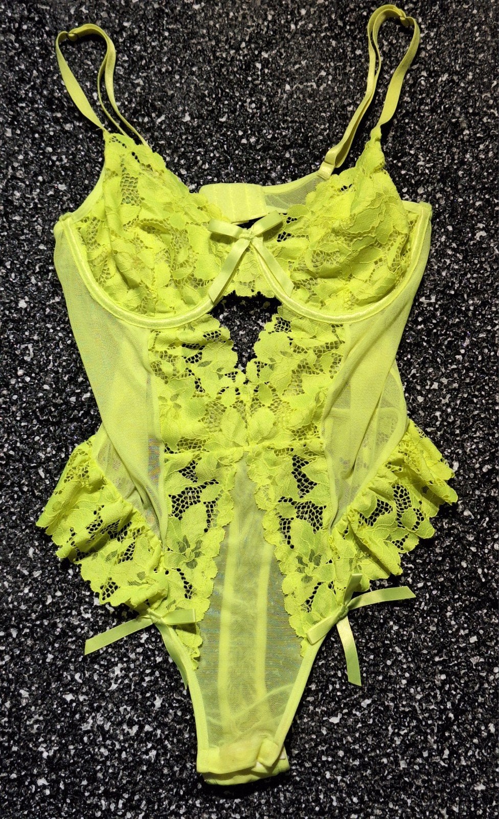 Sexy nieuwe knalgele body maat 36 (S), Kleding | Dames, Ondergoed en Lingerie, Verzenden, Geel, Body of Korset