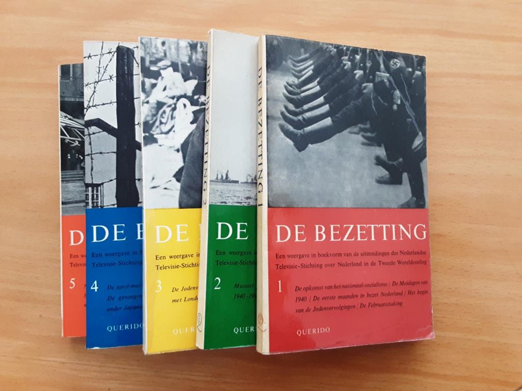 De bezetting- 5-delige serie van Lou de Jong, Boeken, Ophalen of Verzenden, 20e eeuw of later, Gelezen, Dr. L. de Jong