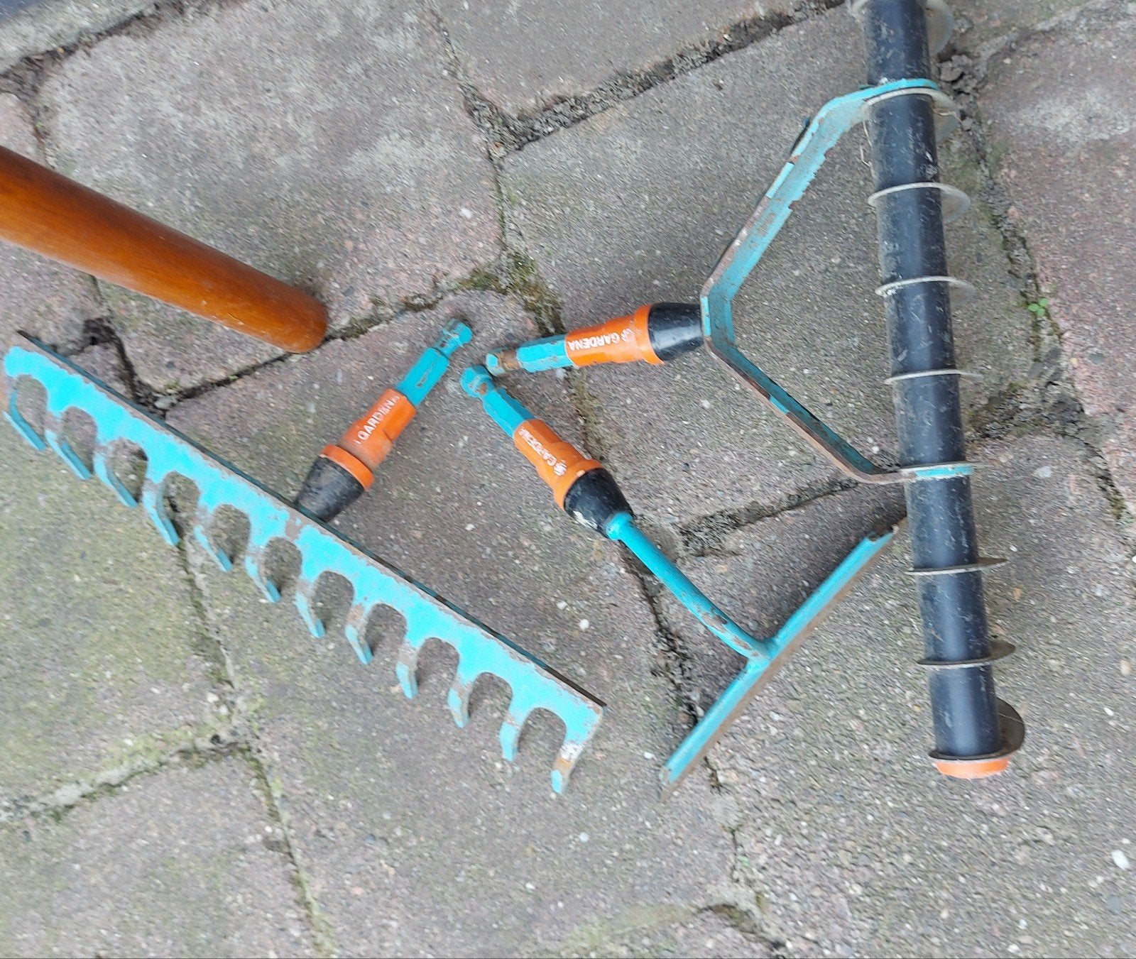 Gardena Combisysteem: Hark, Verticuteerder, Schoffel , 3-kla, Tuin en Terras, Ophalen, Gebruikt, Hark, Gardena