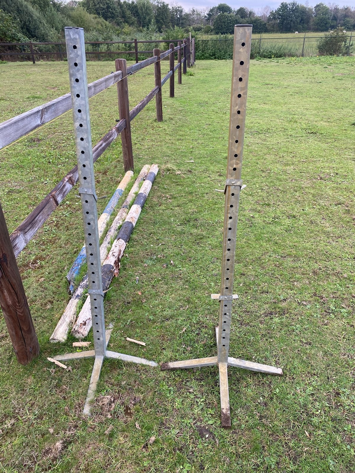 4 ijzeren springstaanders / springpalen voor paardensport, Dieren en Toebehoren, Ophalen, Gebruikt