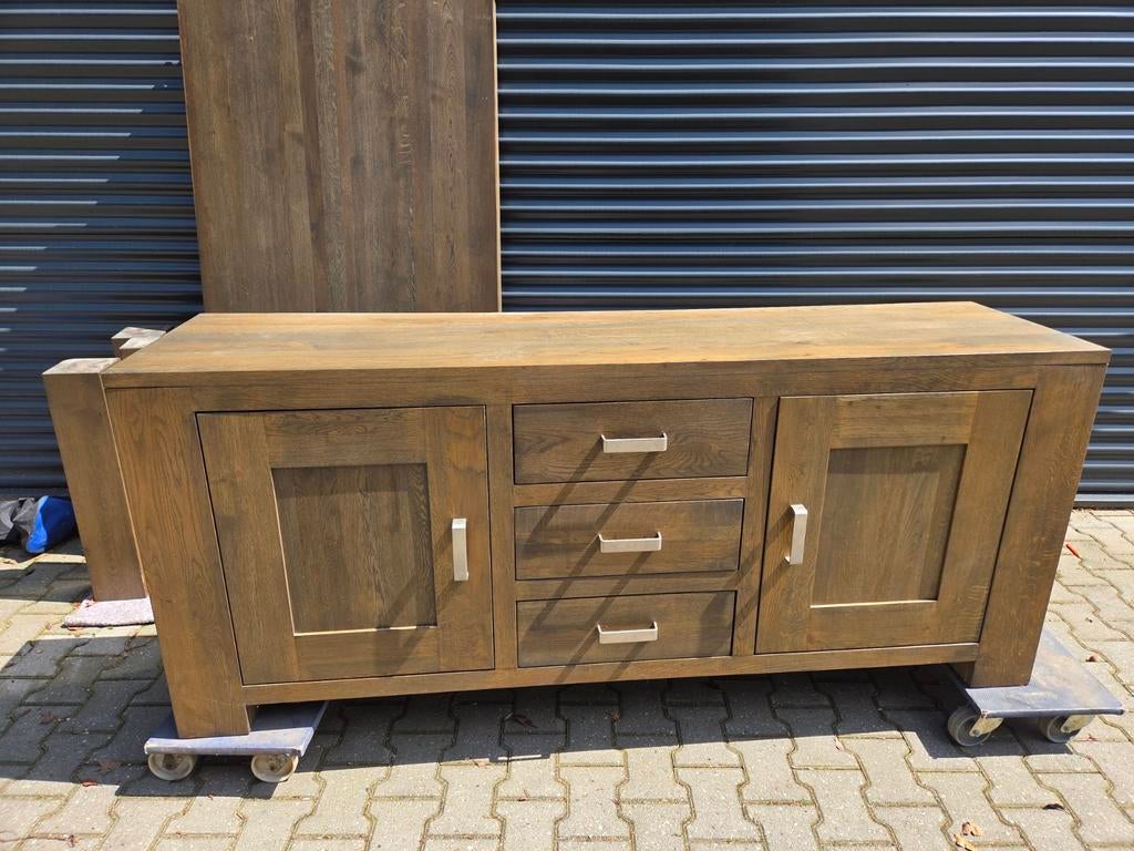 Massief eiken dressoir met lades en deurtjes, Ophalen, Gebruikt, Met deur(en), .