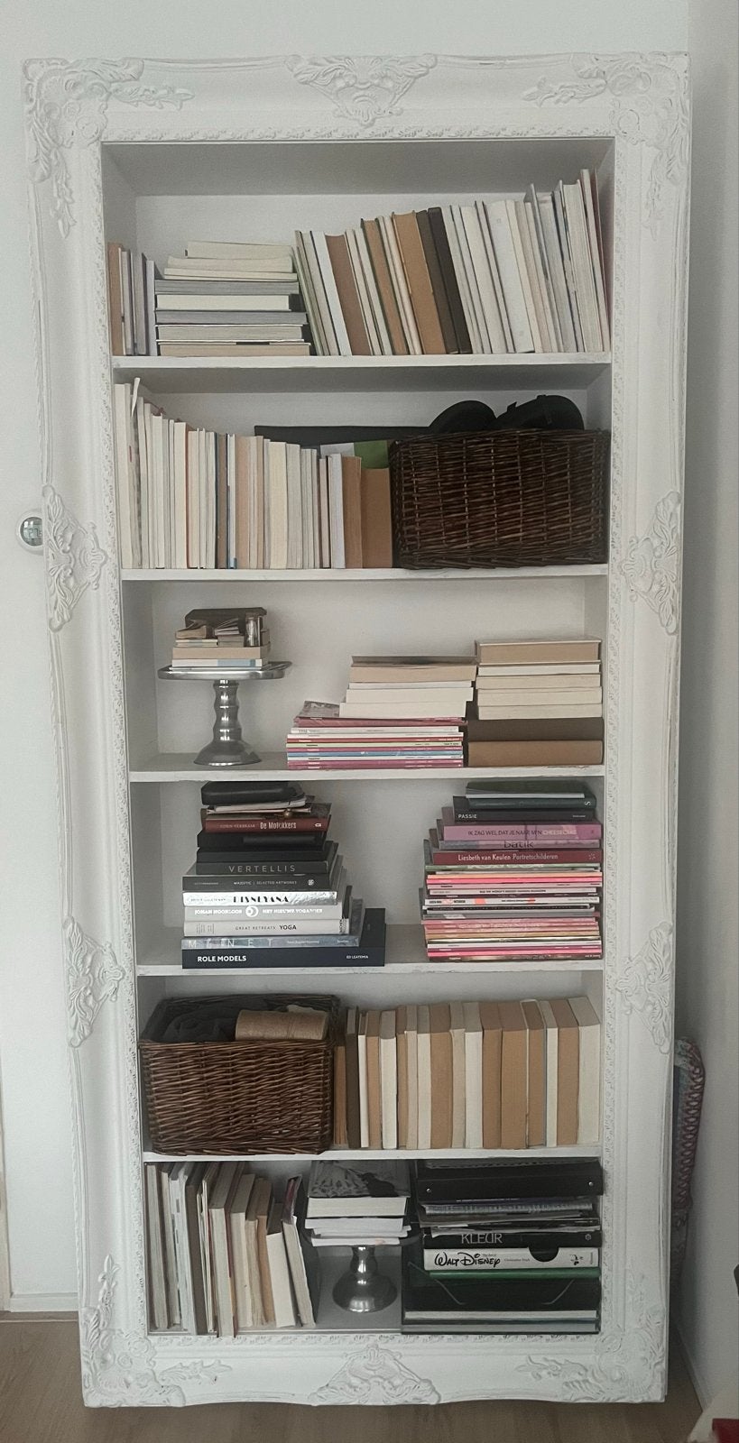 Rivièra Maison boekenkast met brocante details., Huis en Inrichting, Kasten | Boekenkasten, Ophalen, Met plank(en), Gebruikt, 100 tot 150 cm