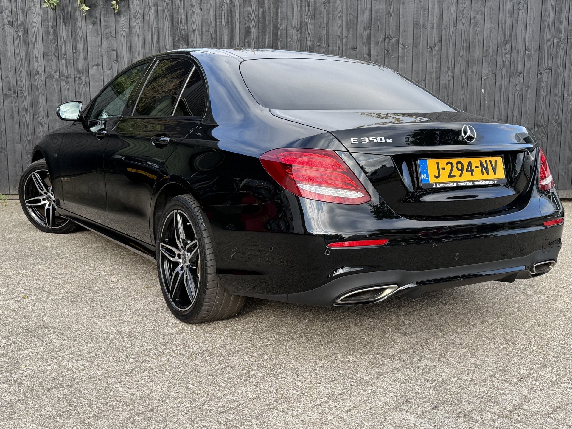 Mercedes-Benz E-Klasse 350 e Business Solution AMG Plus Upgr, Auto's, Automaat, 12 maanden, Achterwielaandrijving, Gebruikt