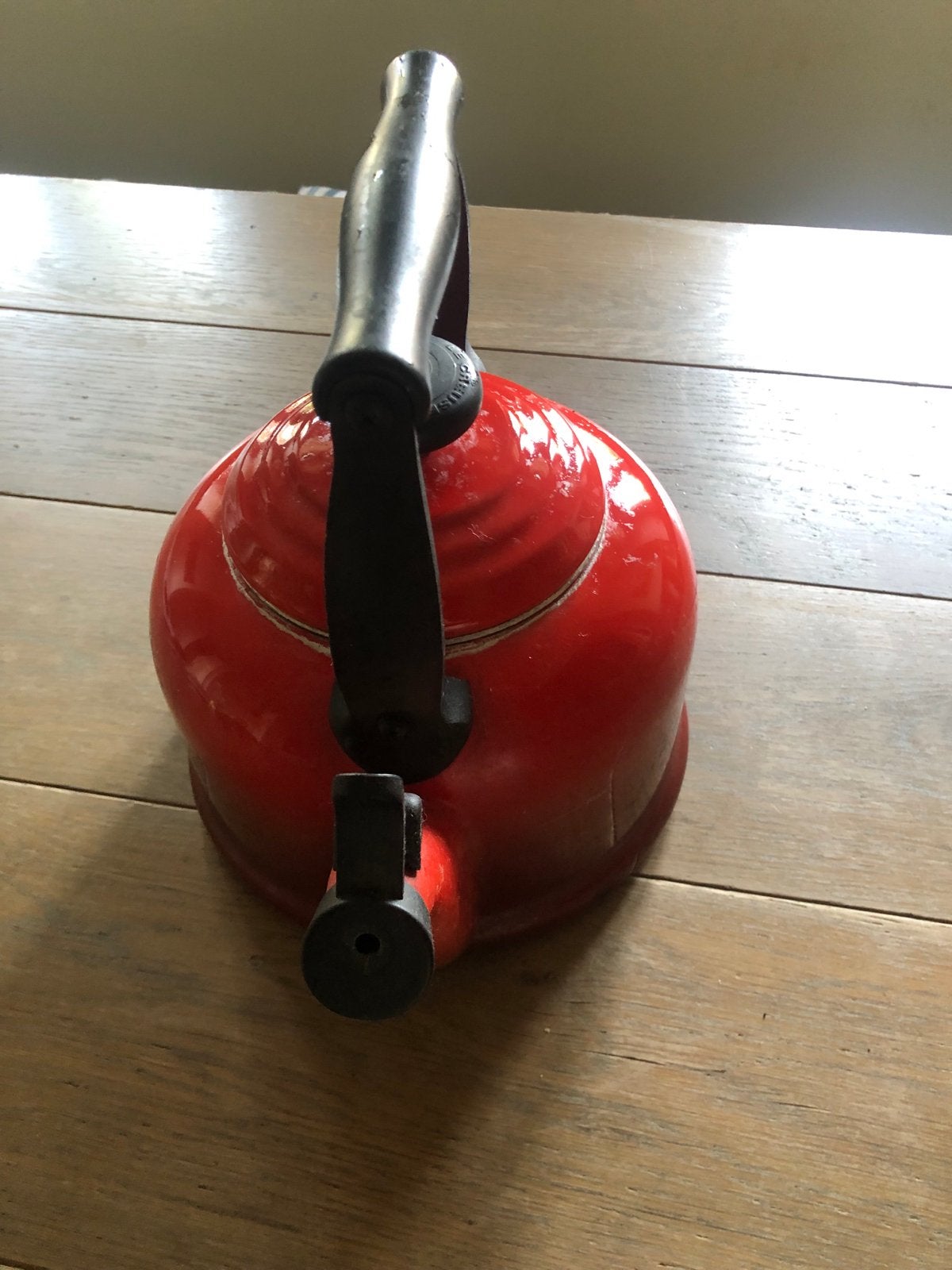 Le Creuset fluitketel rood, Gebruikt, Ophalen of Verzenden, Metaal, Rood