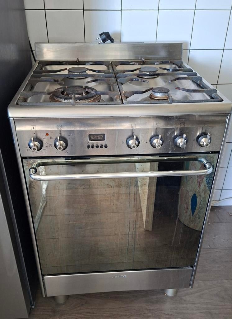 GRATIS Smeg fornuis (SNL60MX9) - Direct Ophalen!, Ophalen, Gebruikt, 4 kookzones, Gas