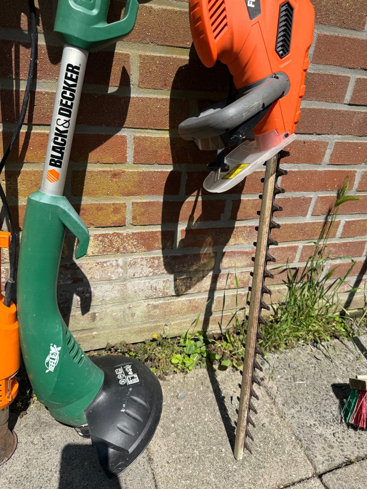 Tuingereedschap set: Black & Decker grastrimmer en Ferm hegg, Tuin en Terras, Heggenscharen, Ophalen of Verzenden, Gebruikt, Elektrisch
