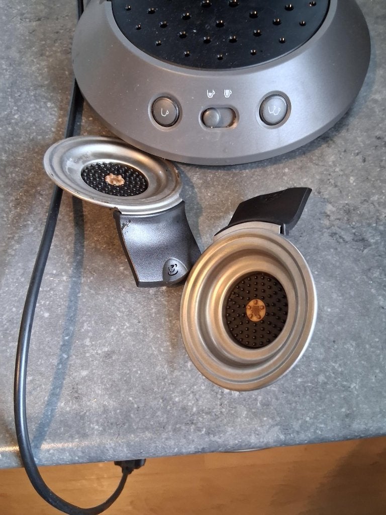 Philips Senseo koffiezetapparaat met twee padhouders, Witgoed en Apparatuur, Koffiezetapparaten, Ophalen, Koffiepads en cups, Koffiemachine