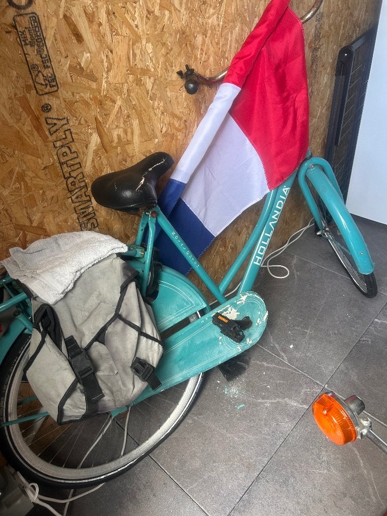 Oude fiets (kapot), Ophalen