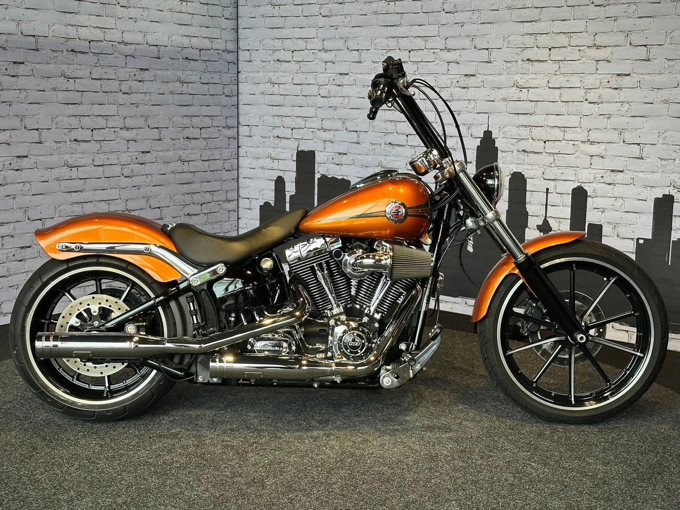 Harley-Davidson FXSB Breakout (bj 2013), Motoren, Laan van Vredenoord 33
2289 DA  RIJSWIJK, NL, 1690 cc, Meer dan 35 kW, Overig