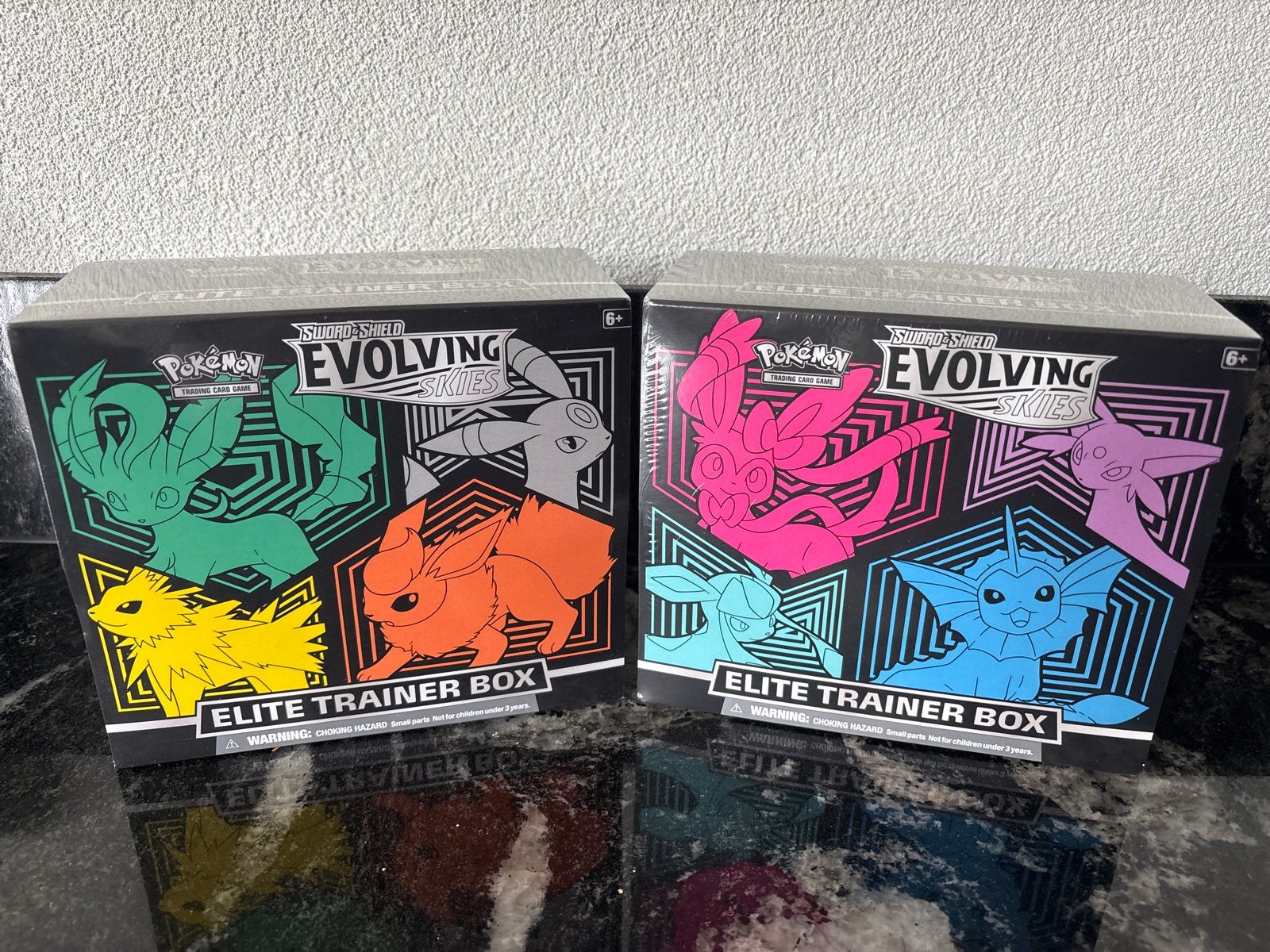 Pokémon TCG Evolving Skies Elite Trainer Box (ETB) Geseald, Ophalen of Verzenden, Nieuw, Overige typen