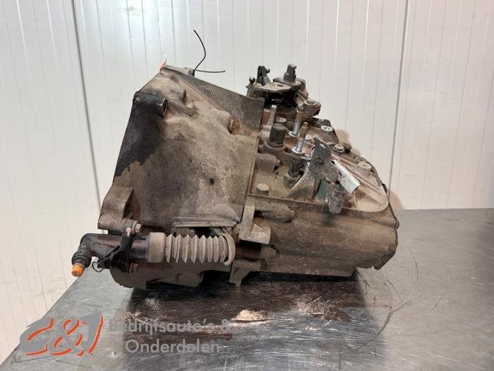 Versnellingsbak van een Opel Vivaro, Auto-onderdelen, Gebruikt, -, -, Opel