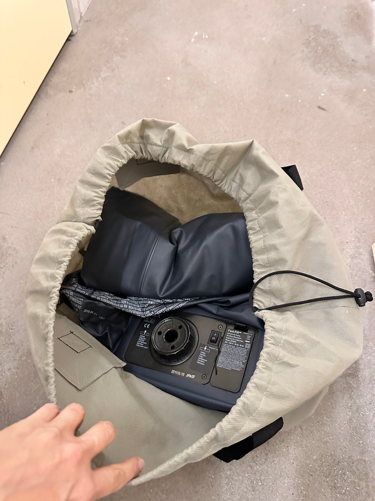 Intex 2-pers Luchtbed met Ingebouwde Elektrische Pomp + Tas, Ophalen, Ingebouwde pomp, Gebruikt