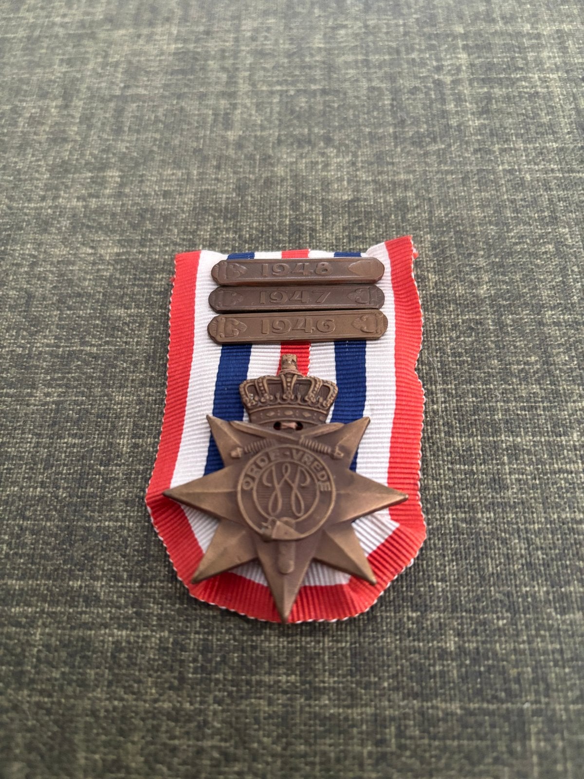 Eremedaille met gespen 1940-1945, 1946, 1947, Verzamelen, Ophalen of Verzenden, Nederland