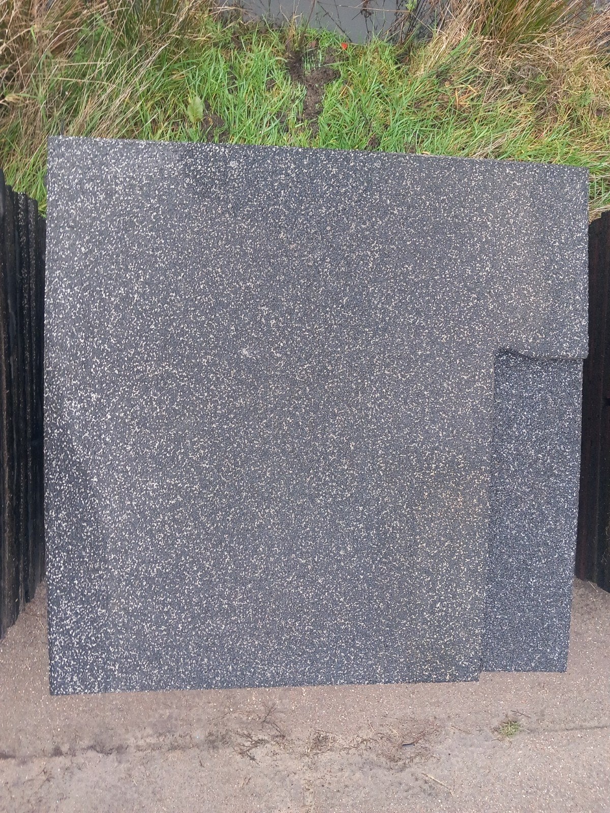 37 Rubber matten 100x100x3 met beschadiging, Tuin en Terras, Ophalen, Gebruikt, -, -