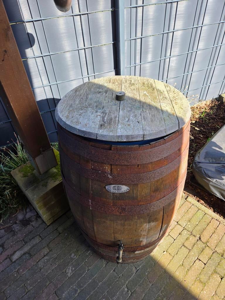 Antieke regenton / wijnvat met kraan en blauw vat, Ophalen, Met kraantje, 150 liter of meer, Zo goed als nieuw
