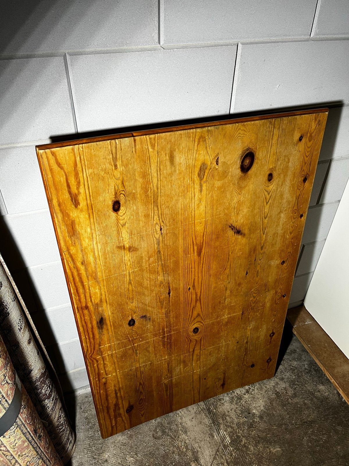 Gratis ophalen: eettafel met losse poten, Huis en Inrichting, Tafels | Eettafels, Ophalen, Gebruikt, 100 tot 150 cm, 50 tot 100 cm