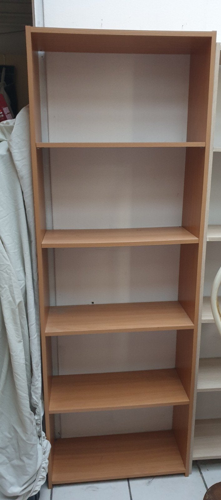Bruine boekenkast met 5 planken, Billy stijl, Huis en Inrichting, Ophalen, Met plank(en), Gebruikt, 50 tot 100 cm
