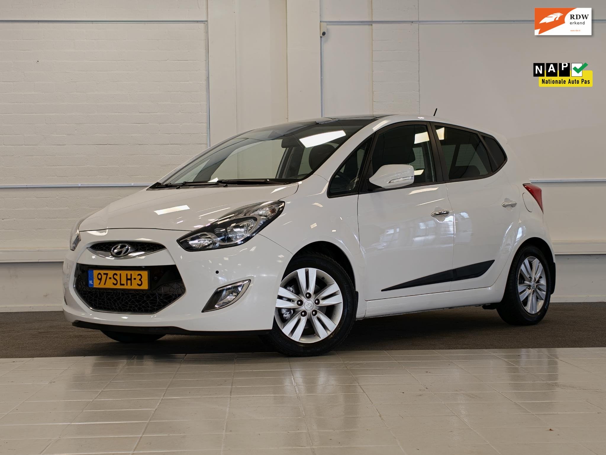 Hyundai Ix20 1.6i i-Catcher Automaat Navi Schuif/kanteldak T, Euro 5, 4 cilinders, Wit, Bedrijf