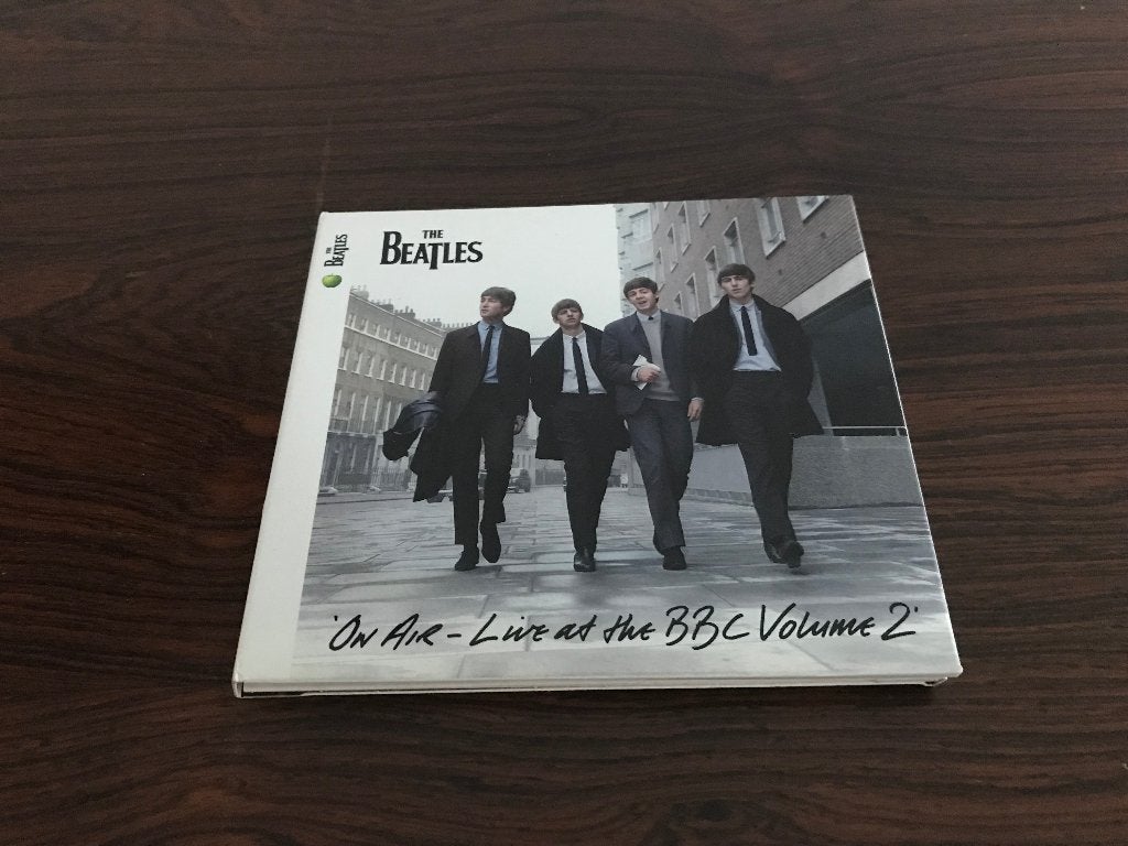 2 Cd The Beatles On air Live at the BBC Volume 2, Ophalen of Verzenden, Zo goed als nieuw