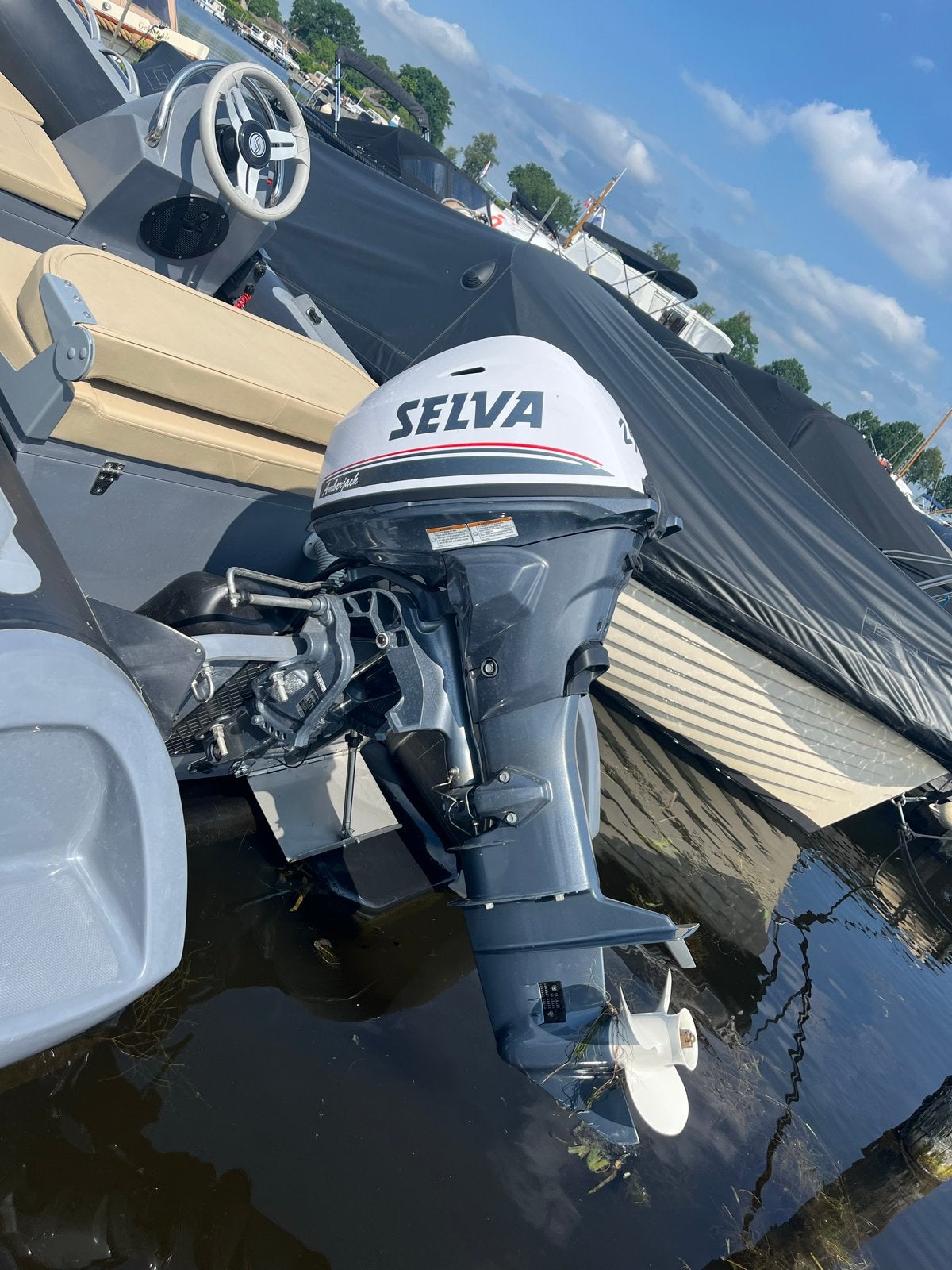 Selva Rubberboot met 25 PK buitenboordmotor, Ophalen, Nieuw