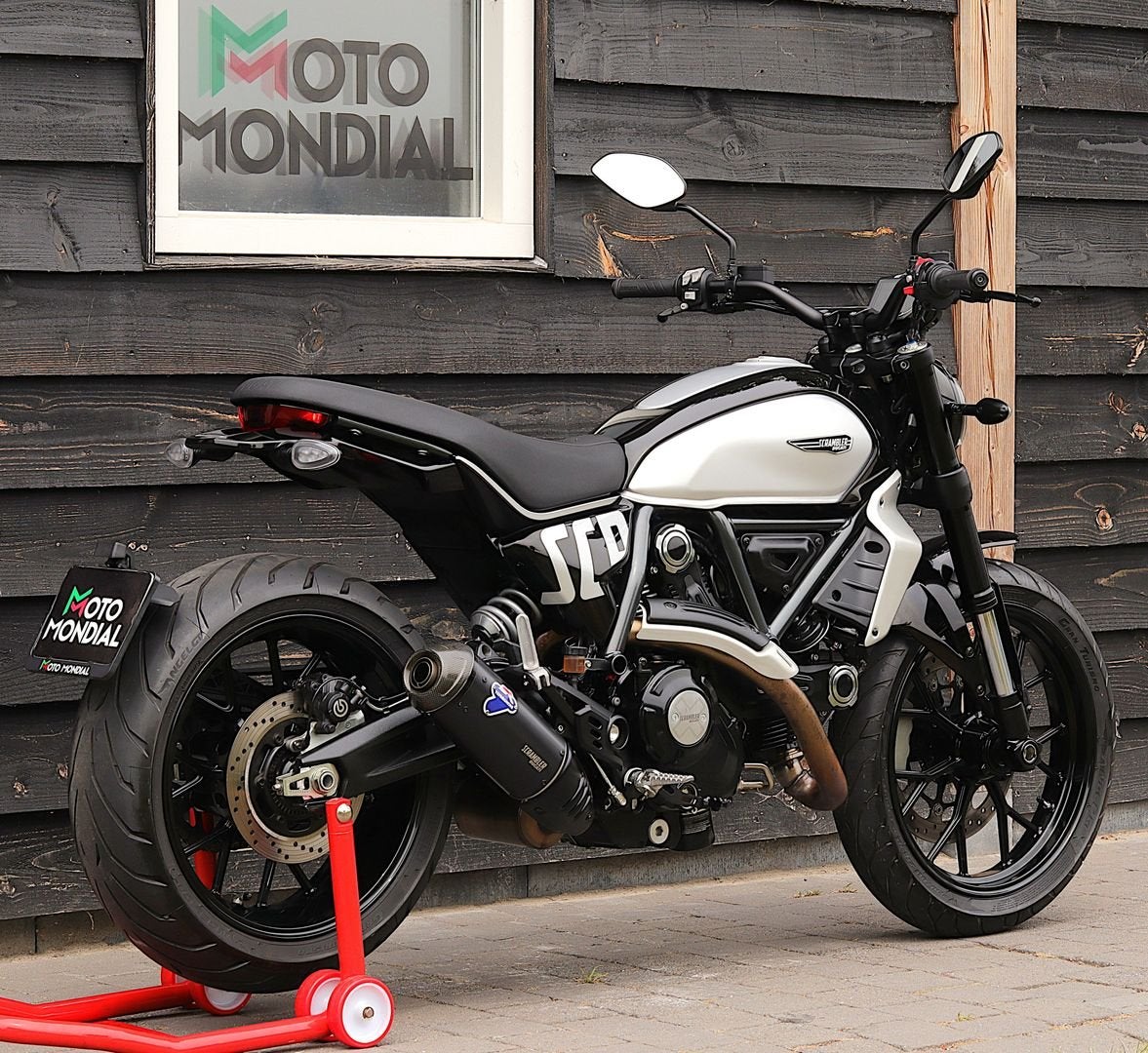 DUCATI SCRAMBLER ICON (bj 2024) Termignoni, DUCATI, 2 cilinders, Bedrijf, Onbekend