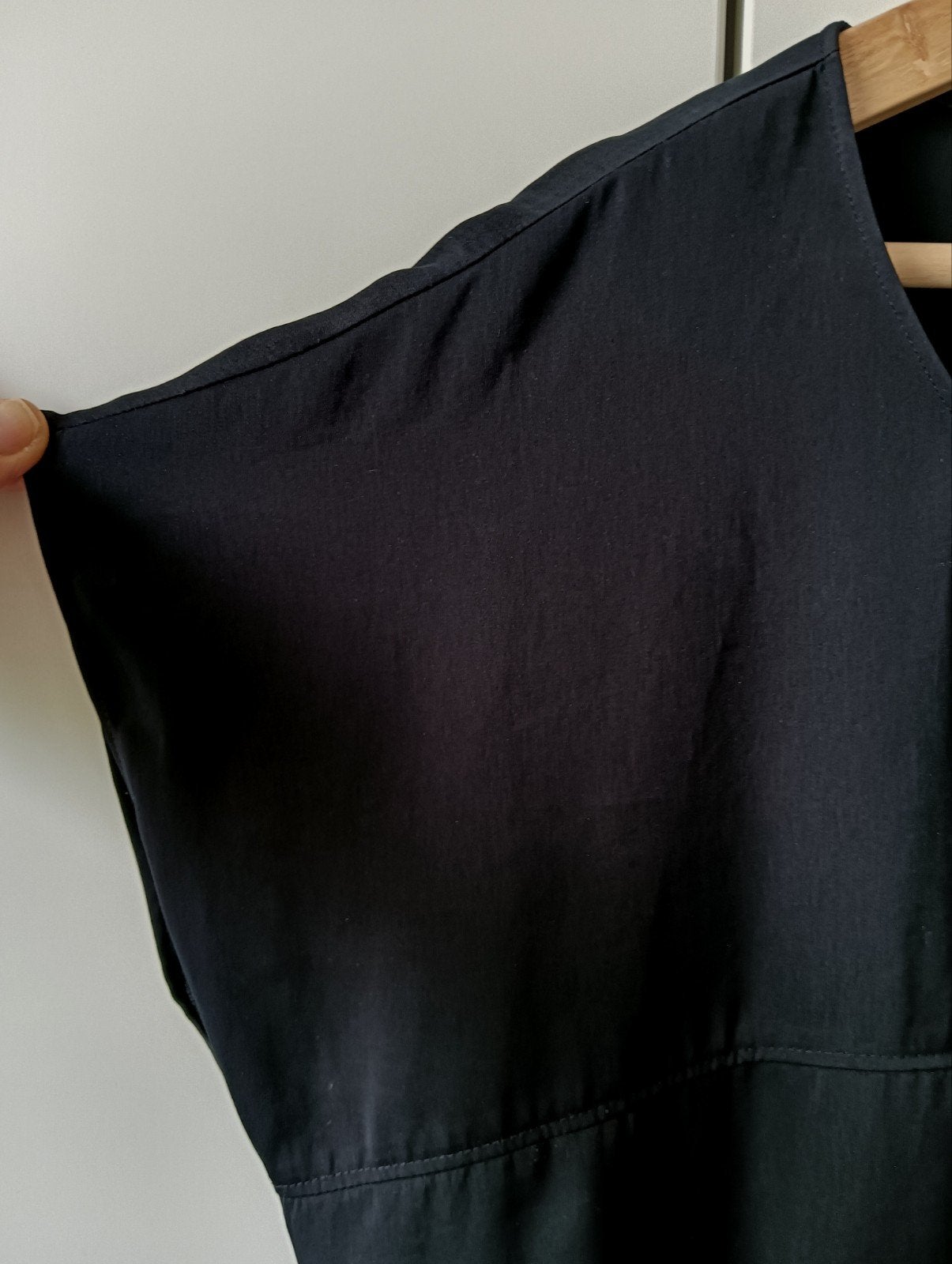 Armani jurk zwart in maat 42 in topstaat, Zwart, Maat 42/44 (L), Ophalen of Verzenden, Zo goed als nieuw