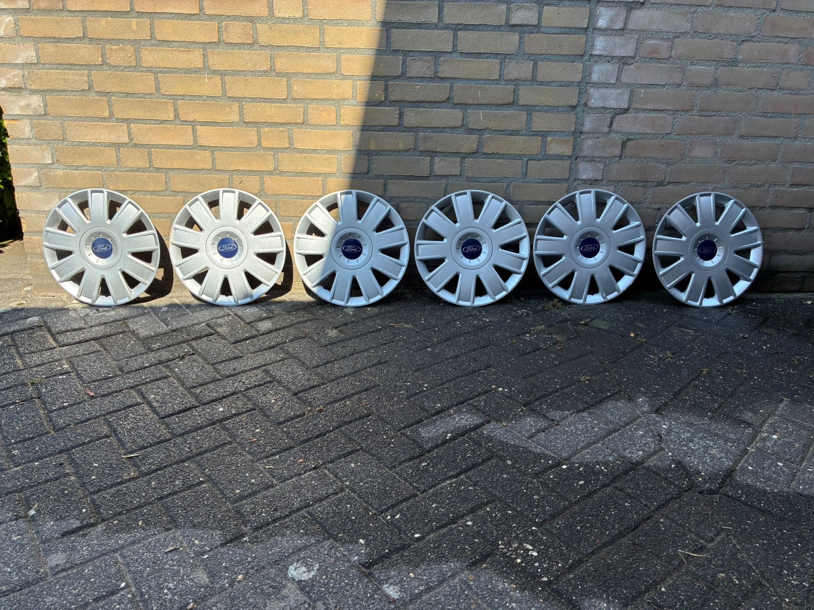 Gebruikte wieldoppen Ford Ka, Ophalen, Gebruikt