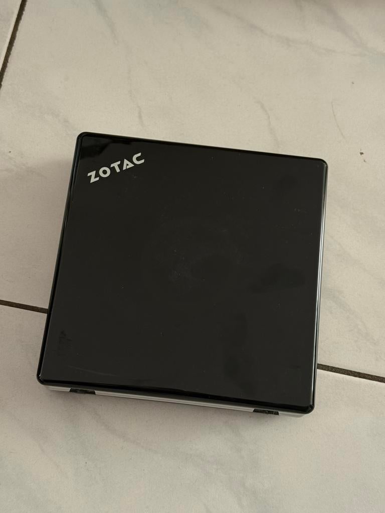 Zotac mini box 30 stuks, Ophalen, Zo goed als nieuw, Onbekend