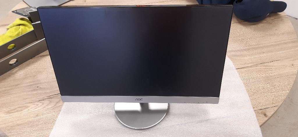 24" Beeldschermen 34X of per stuk, met beeldschermsteun, Ophalen, Kantelbaar, 24" en 1x 22, Onbekend
