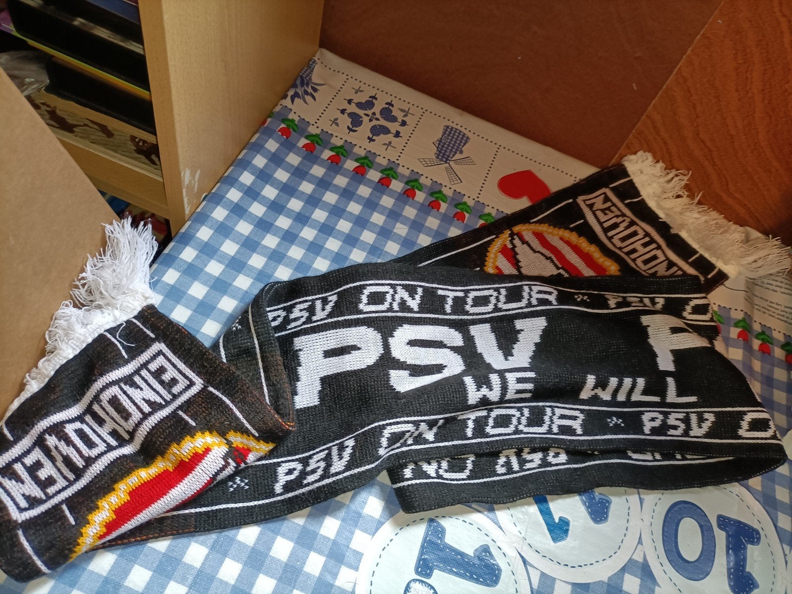 PSV sjaal sjaaltje Eindhoven PSV on tour 150 cm, Ophalen of Verzenden, Zo goed als nieuw, PSV