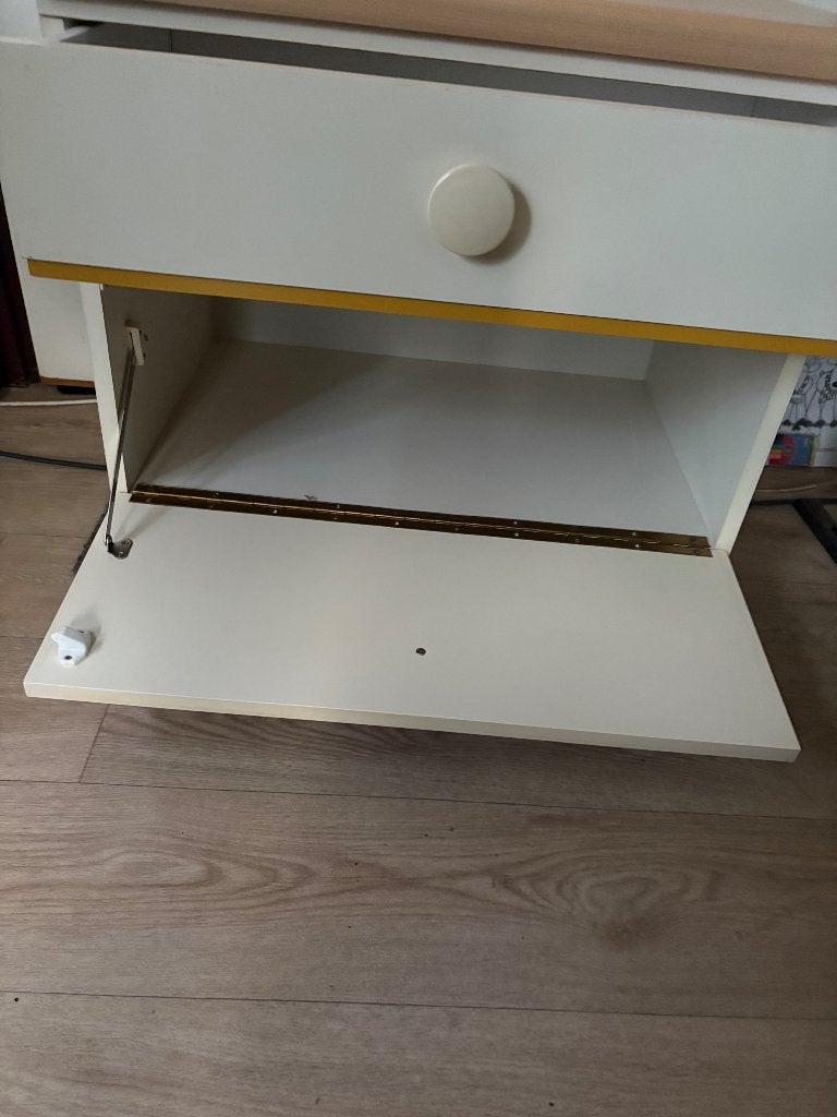 Mooi kastje met lade en vak met klep., Ophalen, Gebruikt, 1 of 2 laden, 50 tot 100 cm