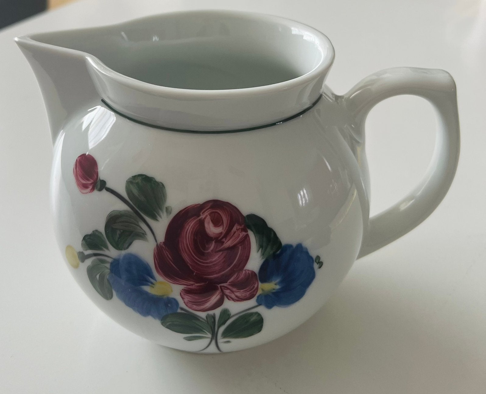 Vintage porseleinen kan Lilien Porzellan,handgemalt inglasur, Ophalen of Verzenden, Porselein, Overige stijlen, Overige typen