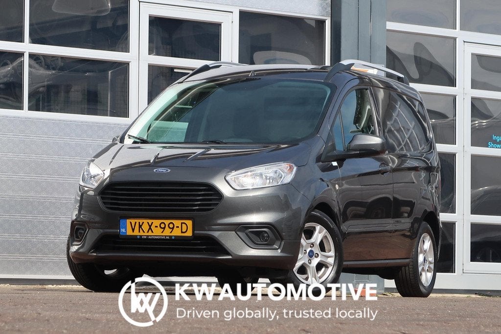 Ford Transit Courier 1.0 Limited EcoBoost S&S CAMERA/ NAVI/, Voorwielaandrijving, 1228 kg, Gebruikt, Euro 6
