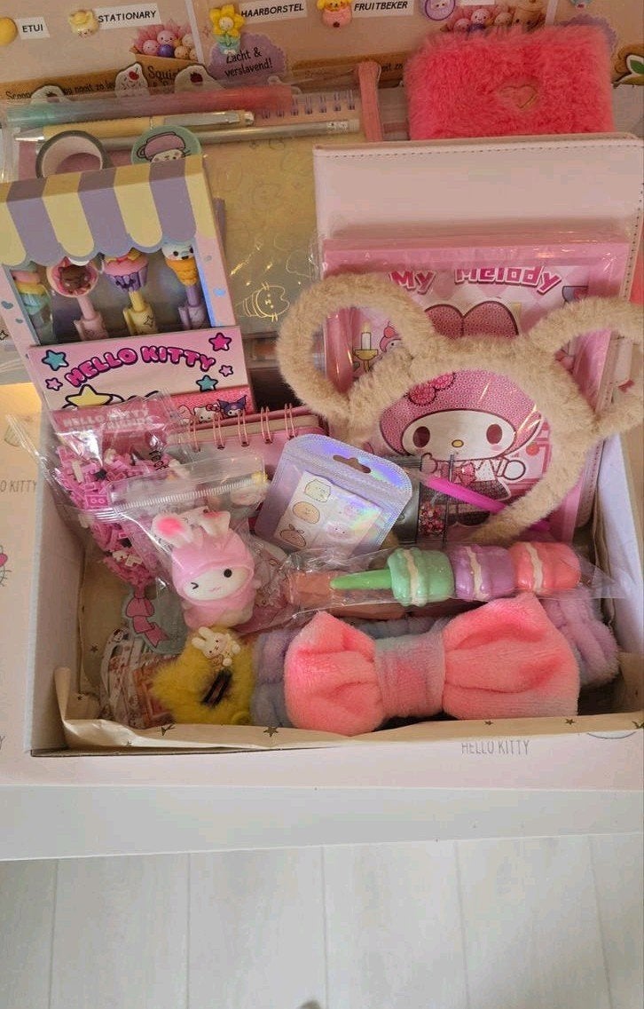 Leuke Kawaii Sanrio cadeaupakket, Overige thema's, Meerkleurig, Ophalen of Verzenden, Zo goed als nieuw