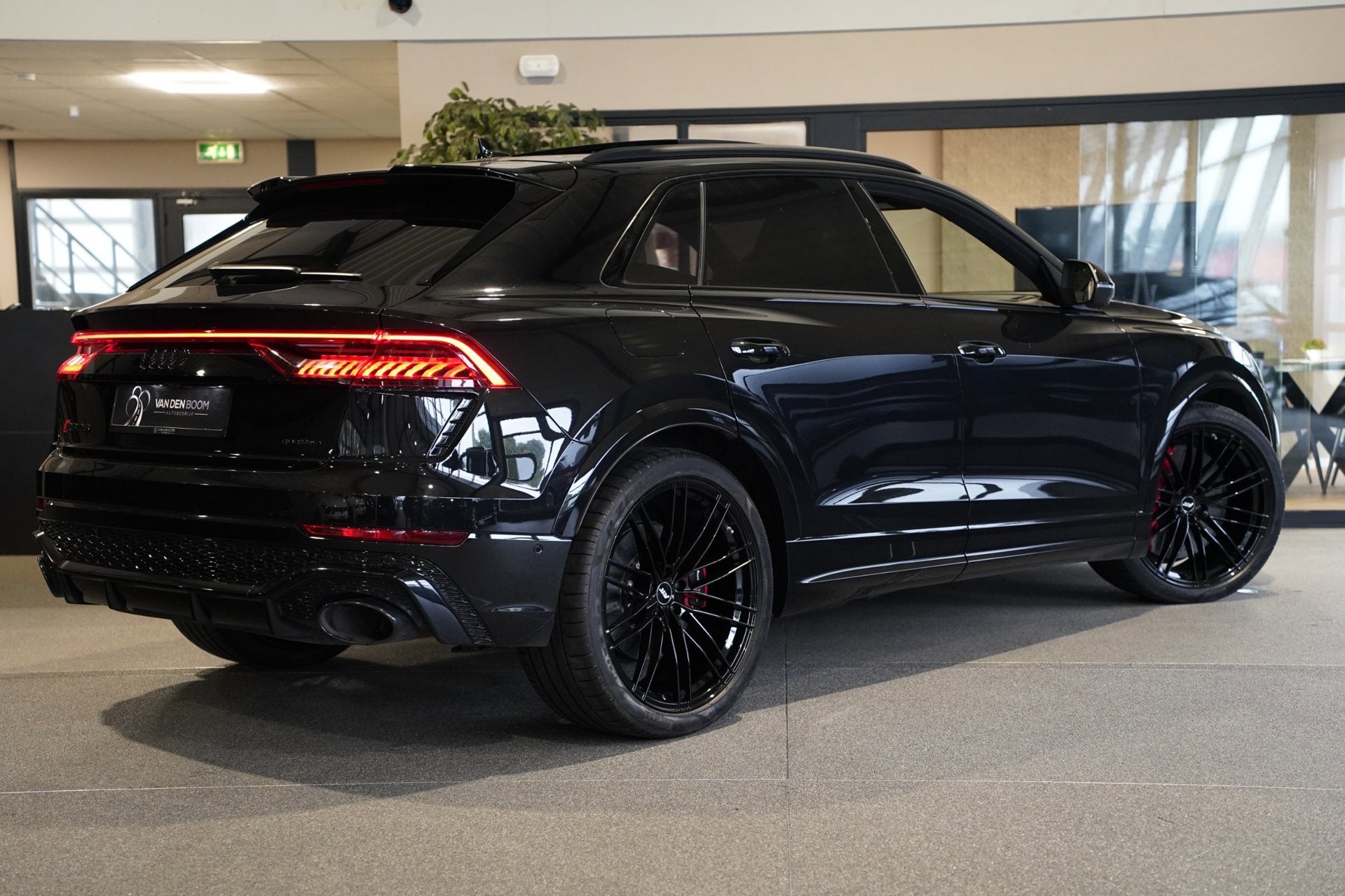 Audi RSQ8 4.0 TFSI RS Q8 quattro Pano Ceramic Leder B&O 360C, Auto's, Dealer onderhouden, Gebruikt, 600 pk, Zwart