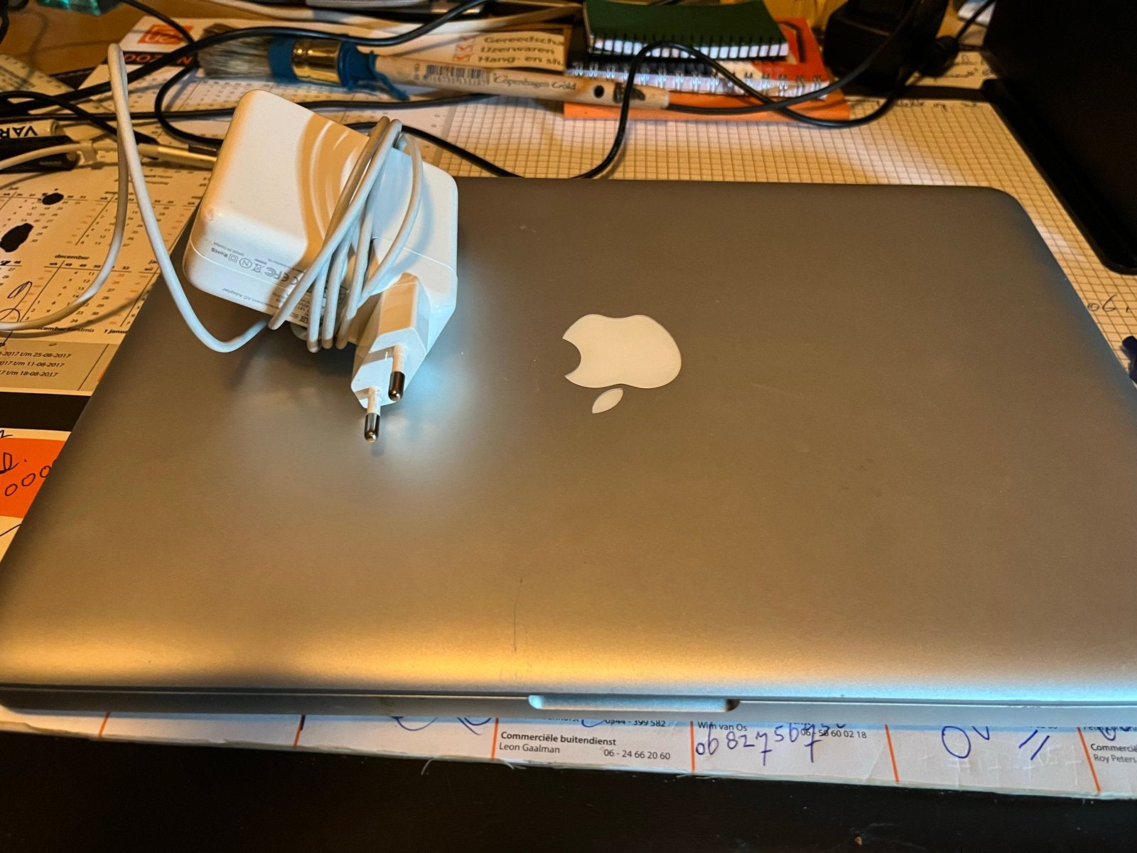 Apple MacBook Pro met oplader, Gebruikt, Qwerty, Overige groottes, Onbekend