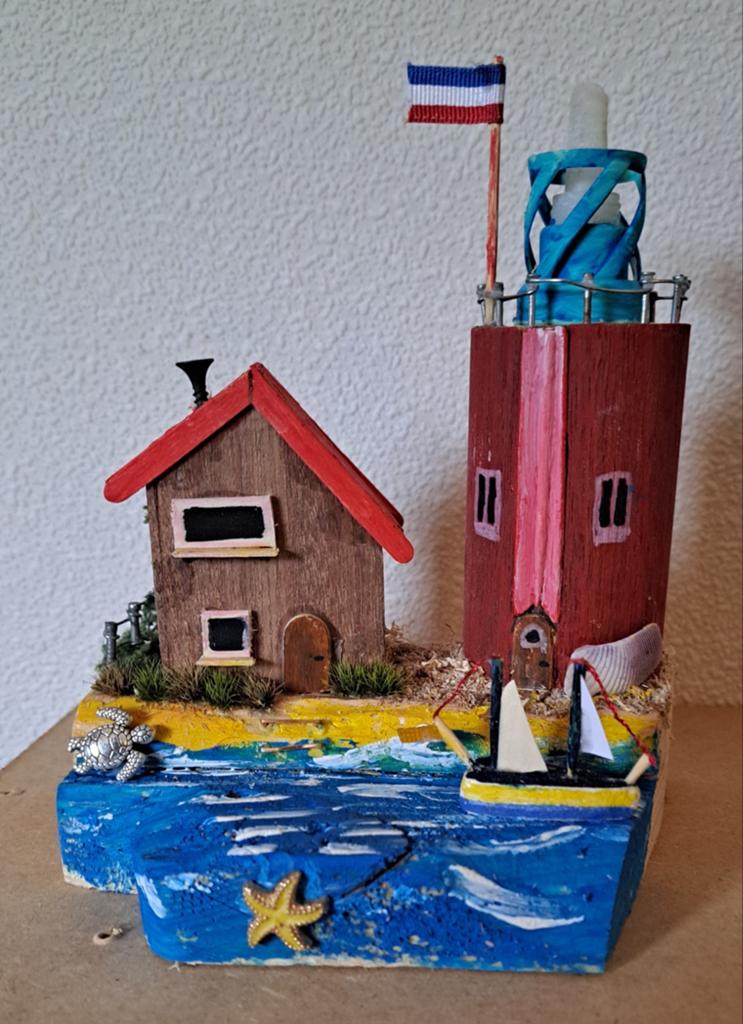 Decoratief Huisje met Vuurtoren en Bootje, diorama, Huis en Inrichting, Hout, Gebruikt, Meerkleurig, Ophalen of Verzenden