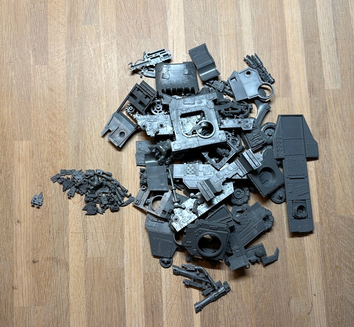 Warhammer 40k - Orks Battlewagon #2, Ophalen of Verzenden, Zo goed als nieuw, Warhammer