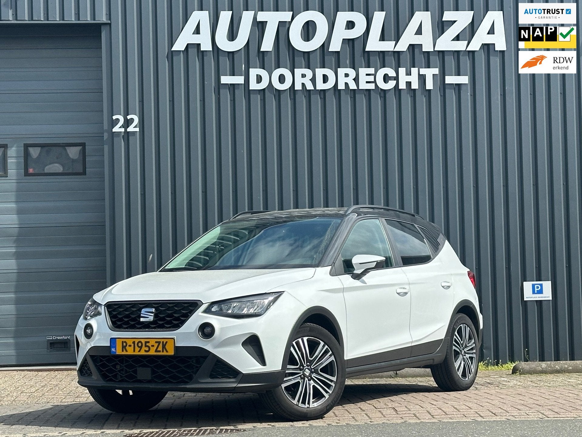 Seat Arona 1.0 TSI Style Business Connect|DealerOnderh|CAM|V, Auto's, 610 kg, Origineel Nederlands, Bedrijf, 3 cilinders