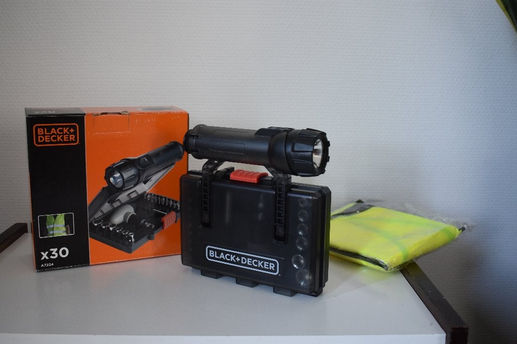 BLACK & DECKER SOS kit zaklamp vest voor in de auto NIEUW, Ophalen of Verzenden
