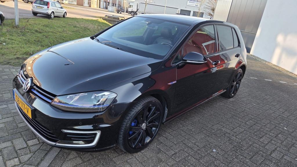 Volkswagen Golf 1.4 TSI GTE (bj 2015, automaat), Auto's, Volkswagen, Gebruikt, 4 cilinders, 150 pk, Zwart