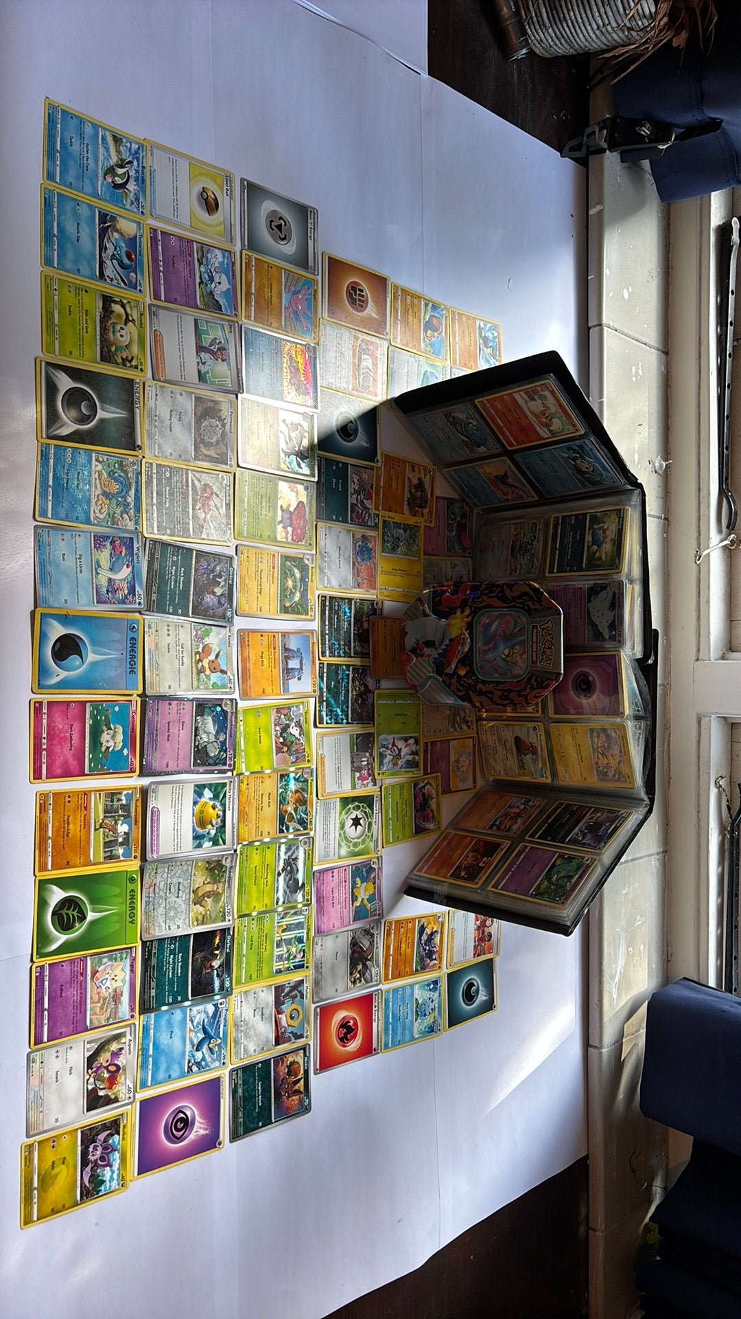 Pokémon kaarten collectie met map en tin box, Ophalen of Verzenden, Gebruikt, Meerdere kaarten
