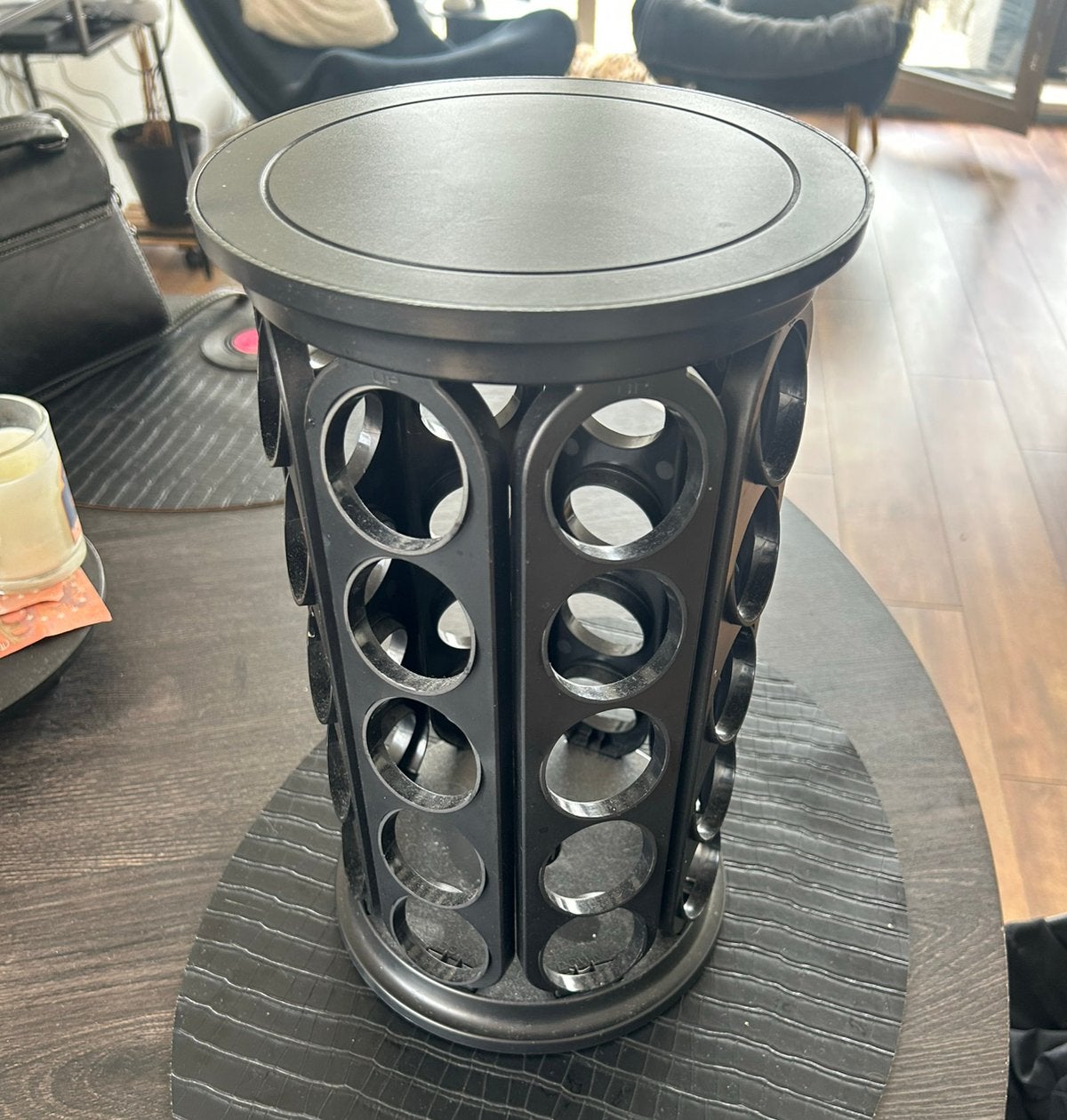 Zwarte dolce gusto cuphouder draaibaar, Ophalen, Overige materialen, Modern, Gebruikt